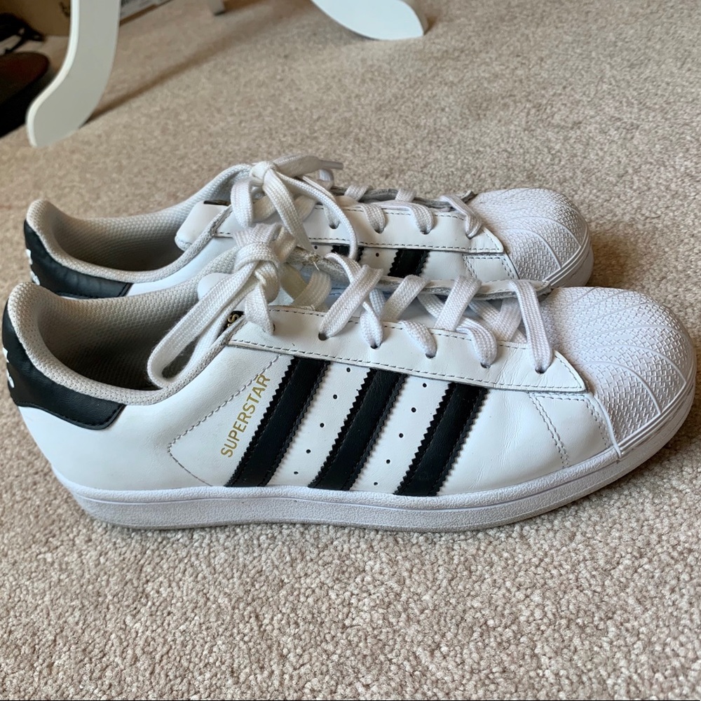 Adida’s Superstars Women’s Size 7.5